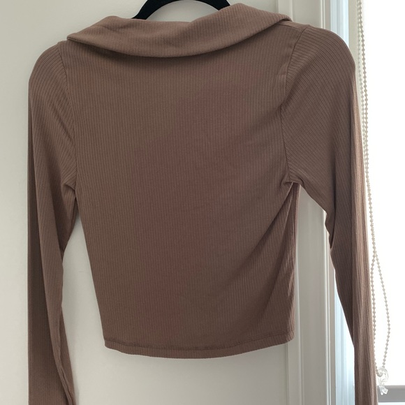 Abercrombie | Long Sleeve Ruched Polo Top - Picture 3 of 6